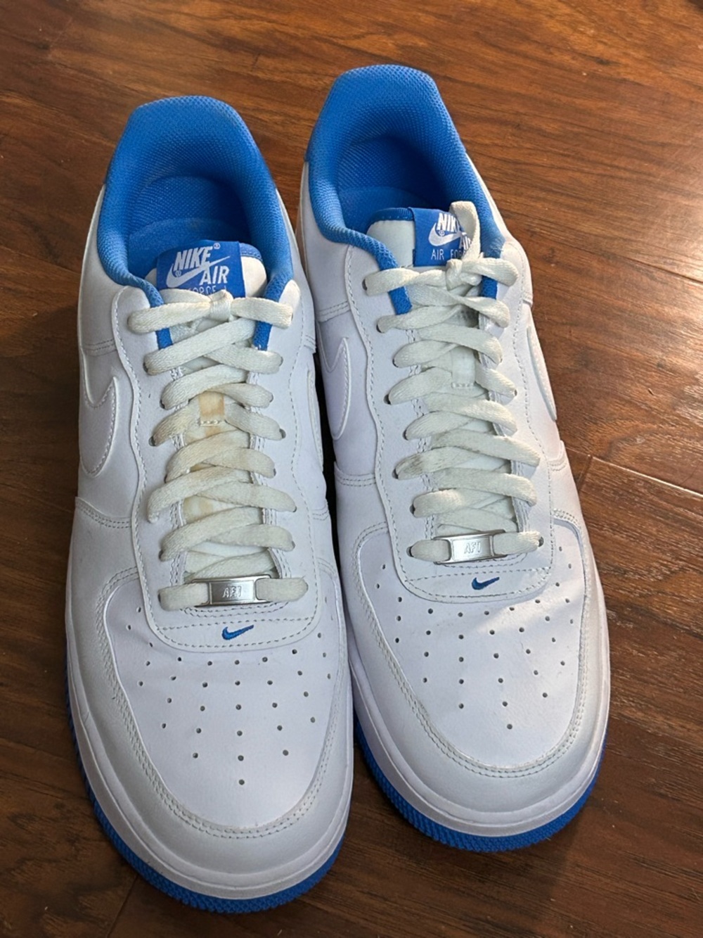 Nike Men's Low-Top Sneakers - White & Blue